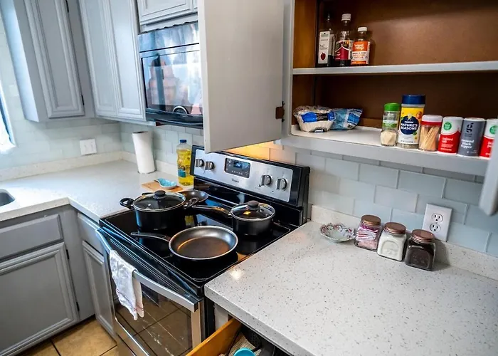Holiday home Msg For 5percent Off 2bed1and A Half Bath Kingqueenbeds Condophx