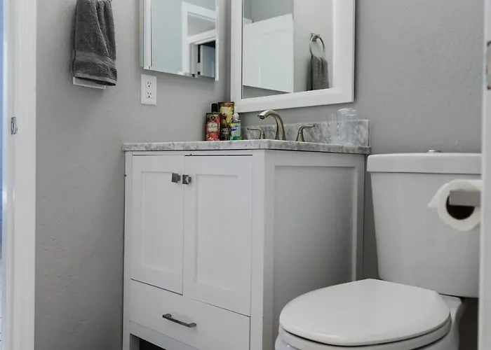 Holiday home Msg For 5percent Off 2bed1and A Half Bath Kingqueenbeds Condophx